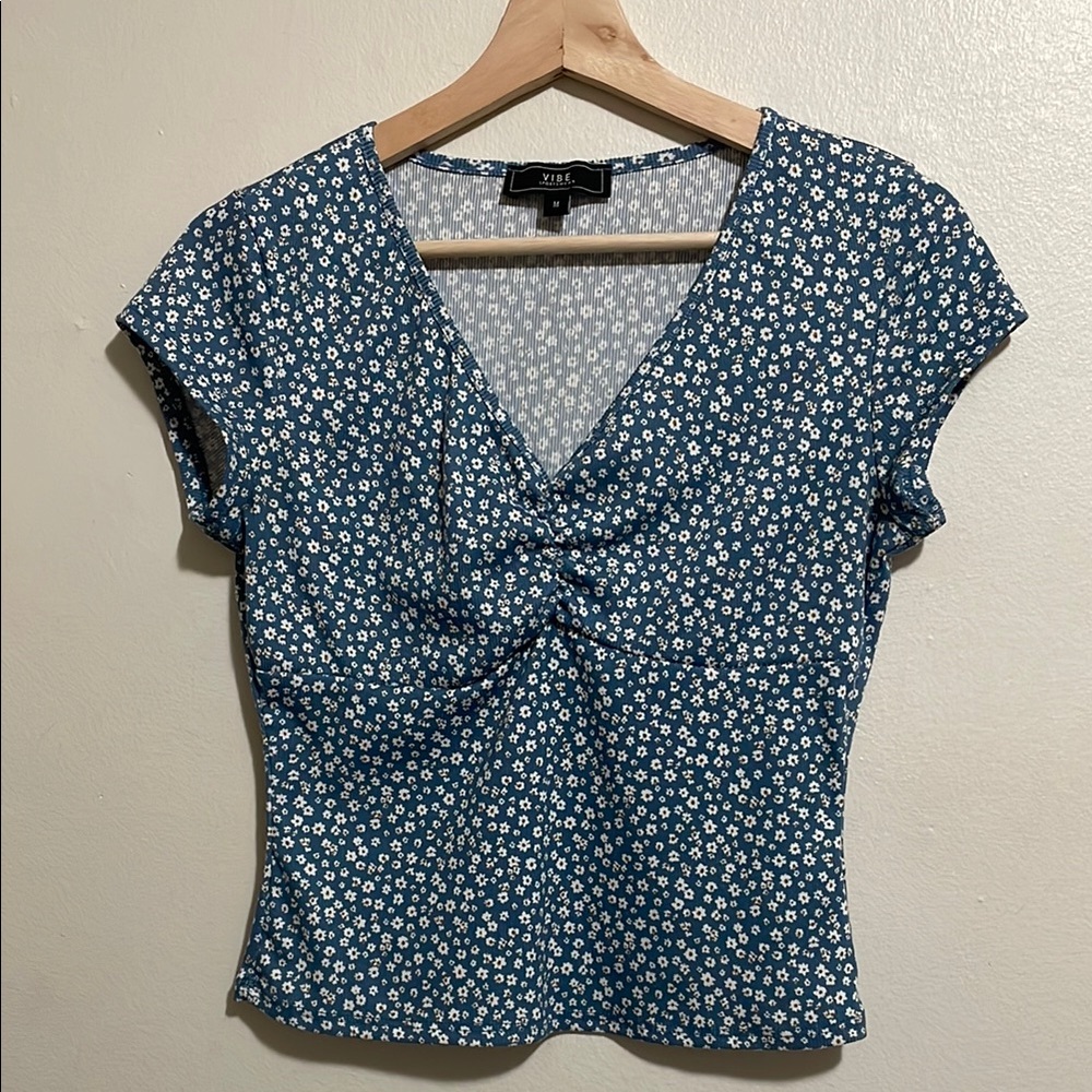 Scrunched v-neck cropped top